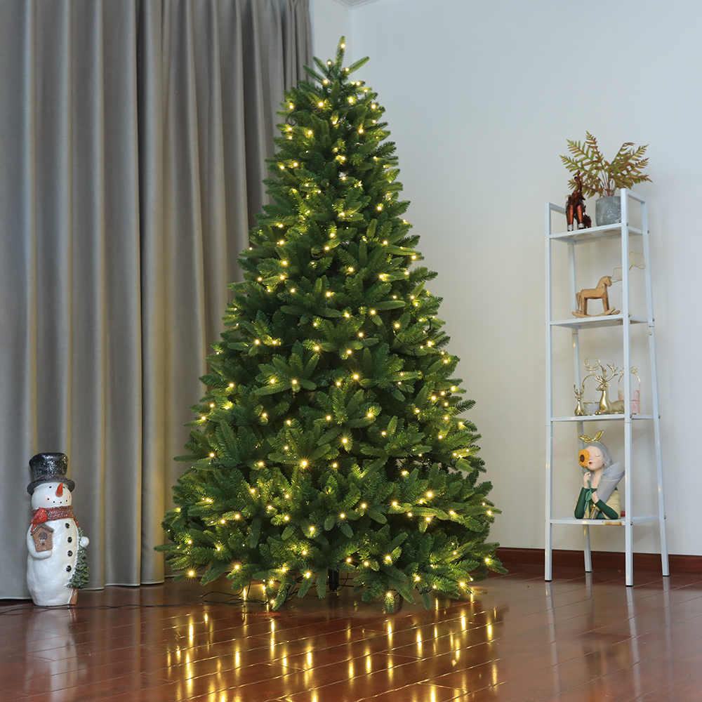 Mini árbol de Navidad con luces: un encantador acento festivo